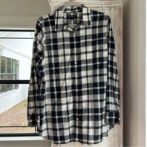 Banana Republic Black and White Button Up Shirt